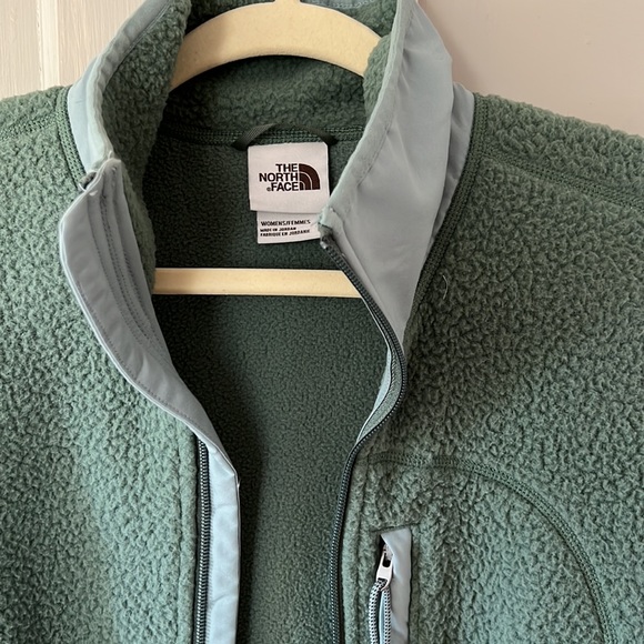 North Face fleece vest - Picture 3 of 8